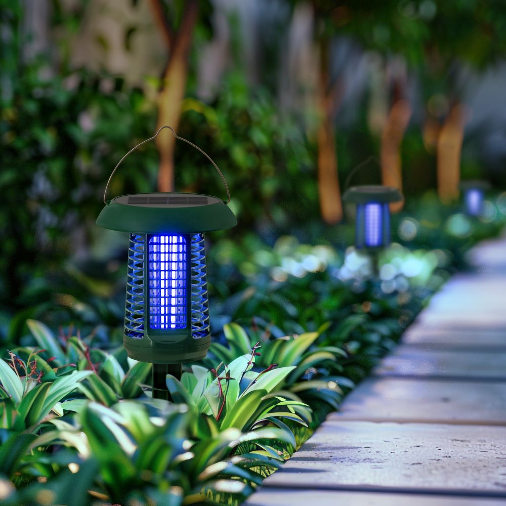 Mareta Nox instalada en el césped del jardín